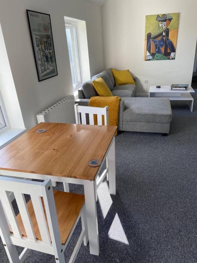 Town House In Ideal Location Central Эннискиллен Экстерьер фото